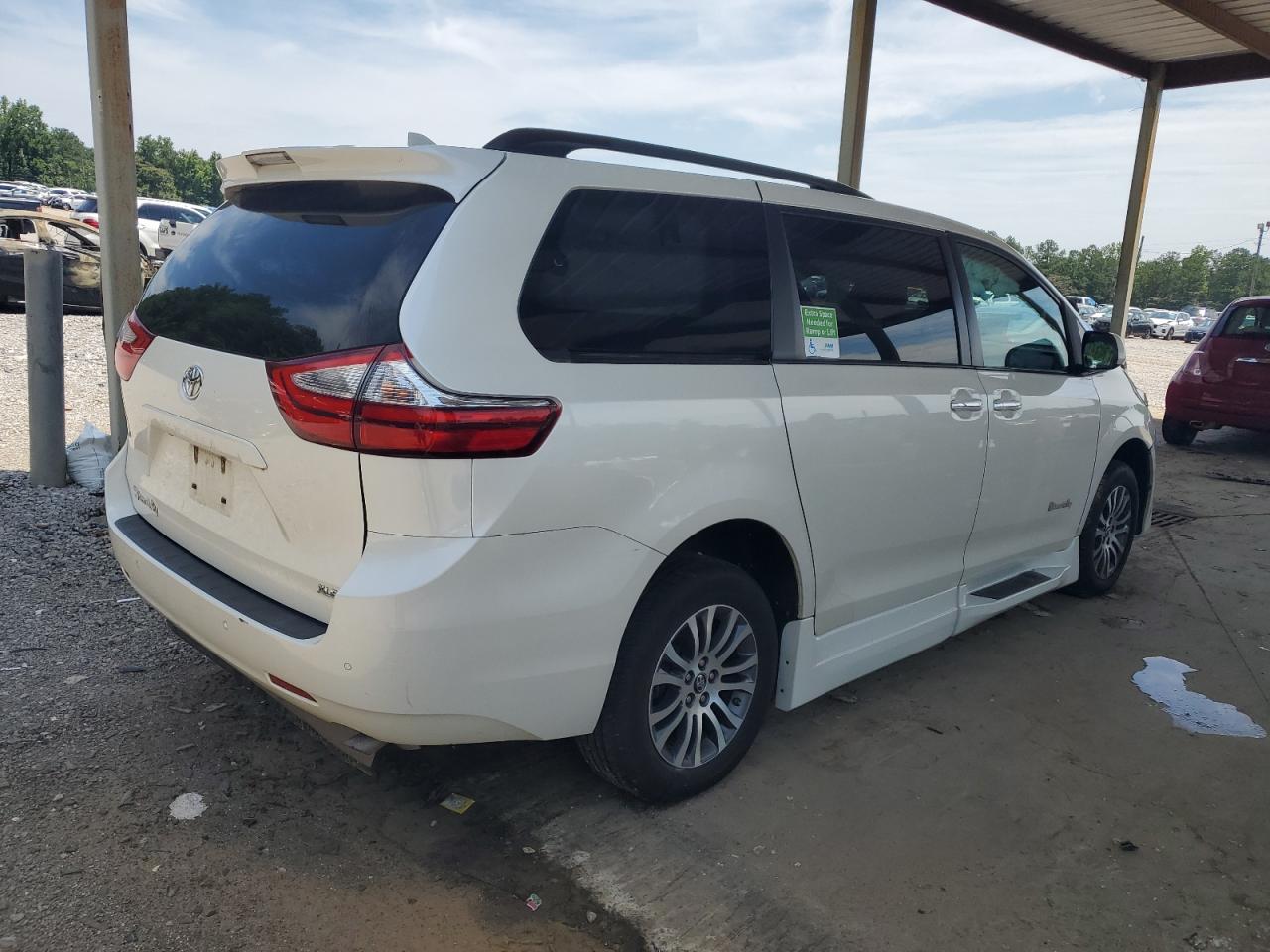 TOYOTA All Models 2018 VIN 5TDYZ3DCXJS921509 zdjęcie 3