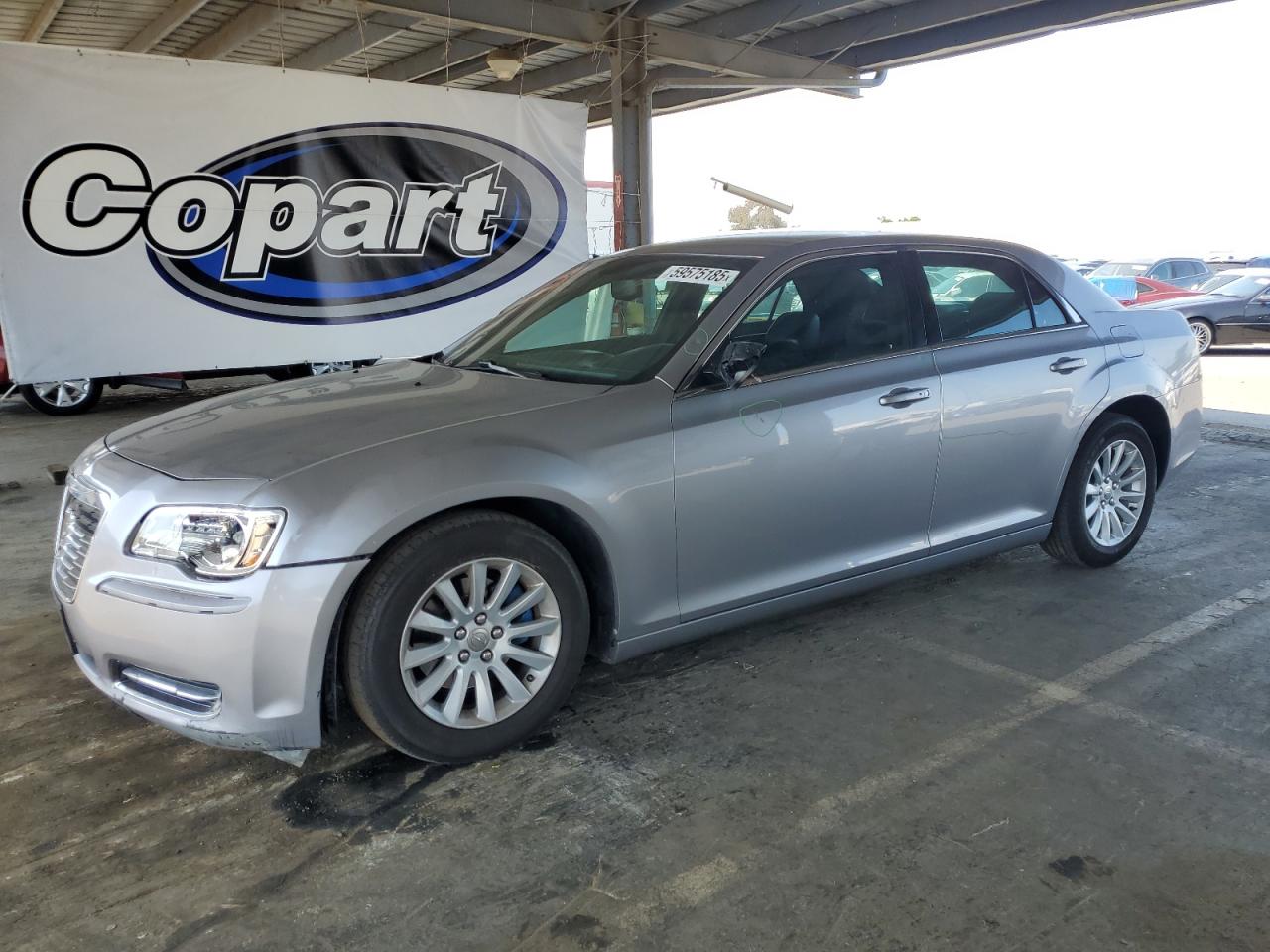 Hayward, CA에서 판매 중인 2014 Chrysler 300 - Vandalism