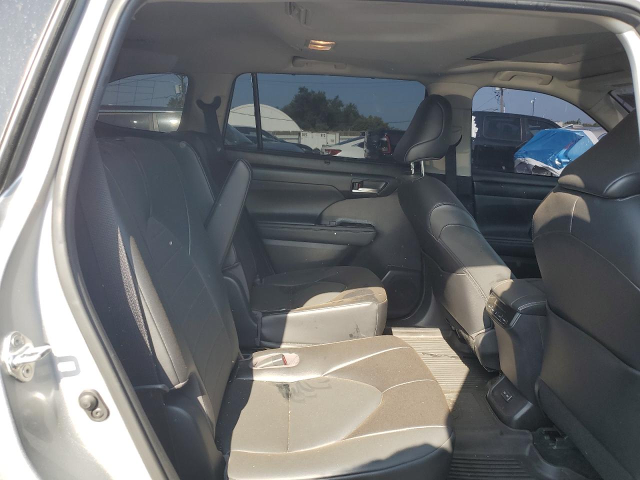 2022 Toyota Highlander Xle VIN: 5TDGZRBH4NS205479 Lot: 61194335
