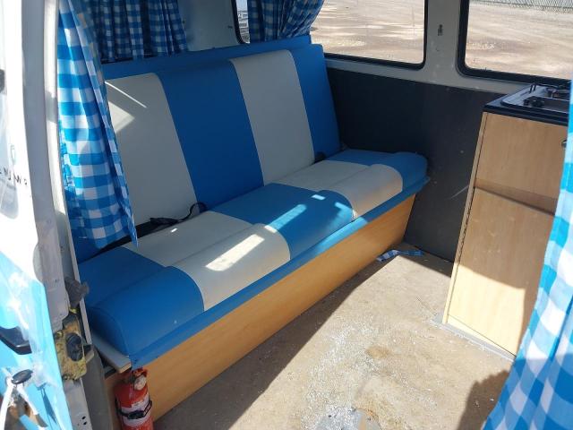 2006 VOLKSWAGEN CARAVELLE