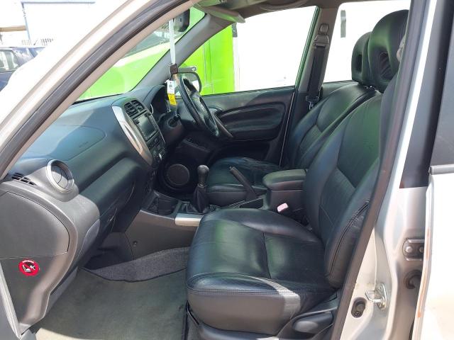 2005 TOYOTA RAV4 XT5 V