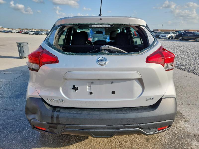  NISSAN KICKS 2018 Silver