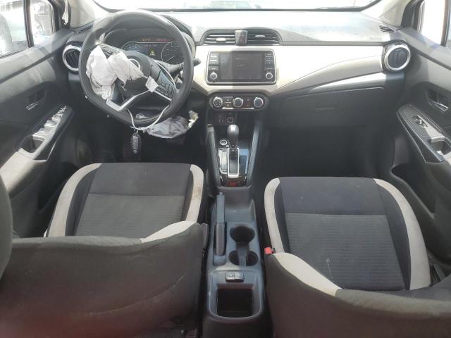  NISSAN VERSA 2021 Srebrny