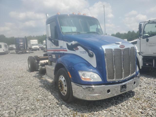 2017 Peterbilt 579 Semi Truck