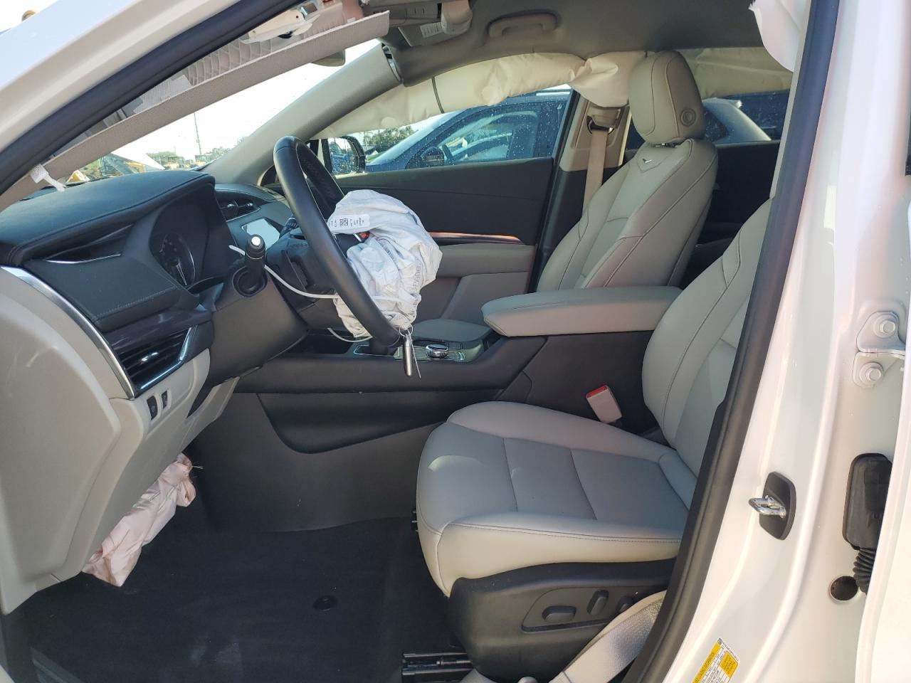 2023 Cadillac Xt4 Luxury VIN: 1GYAZAR42PF219114 Lot: 61830125