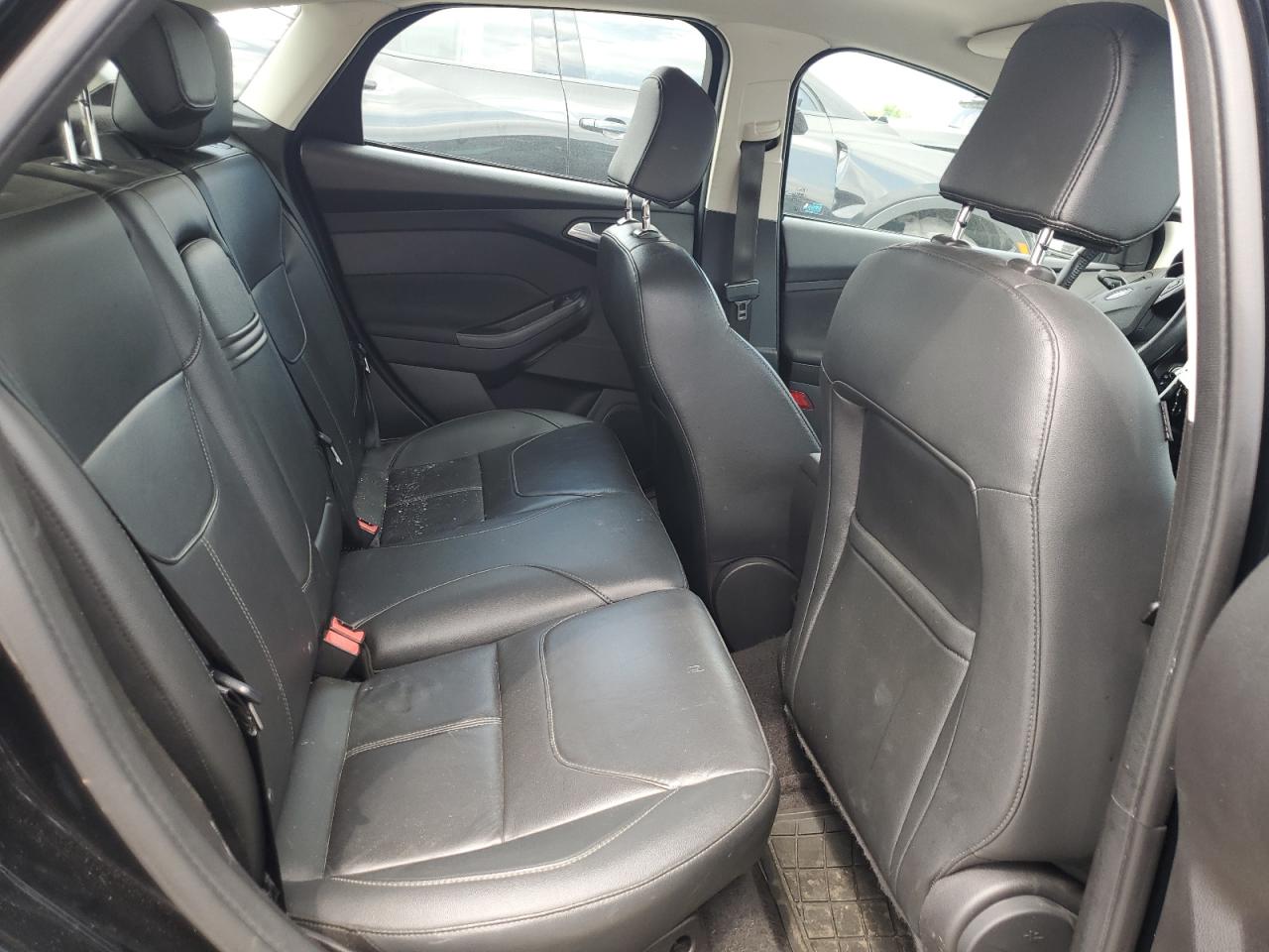 FORD FOCUS 2016 VIN 1FADP3K20GL339563 photo 10
