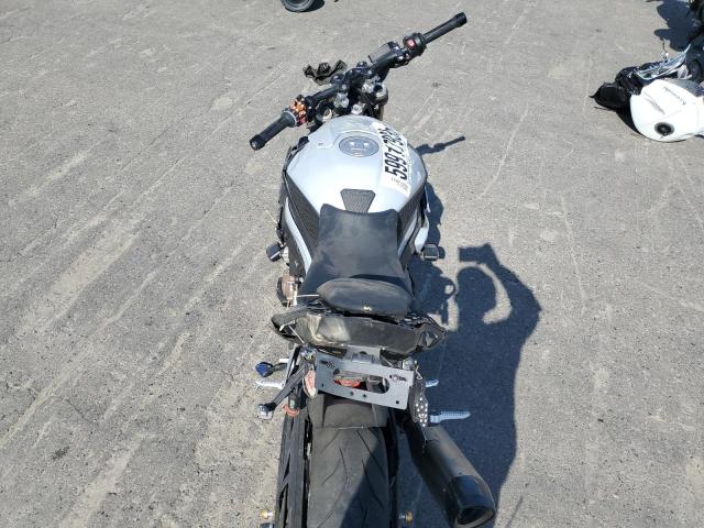  BMW S 2022 Сріблястий