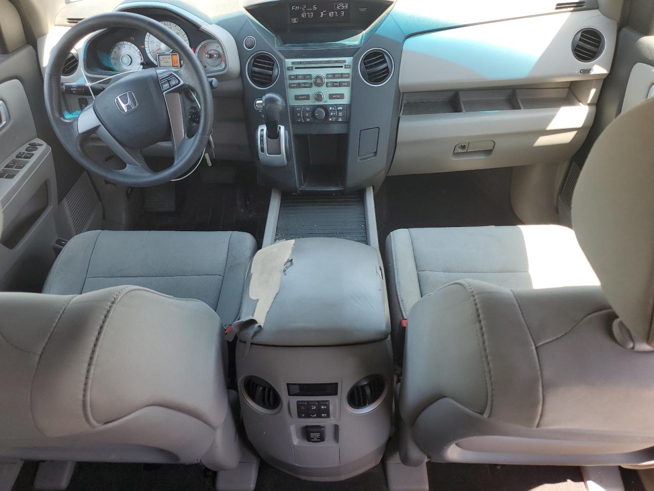 2011 Honda Pilot Lx VIN: 5FNYF4H23BB037000 Lot: 62766565