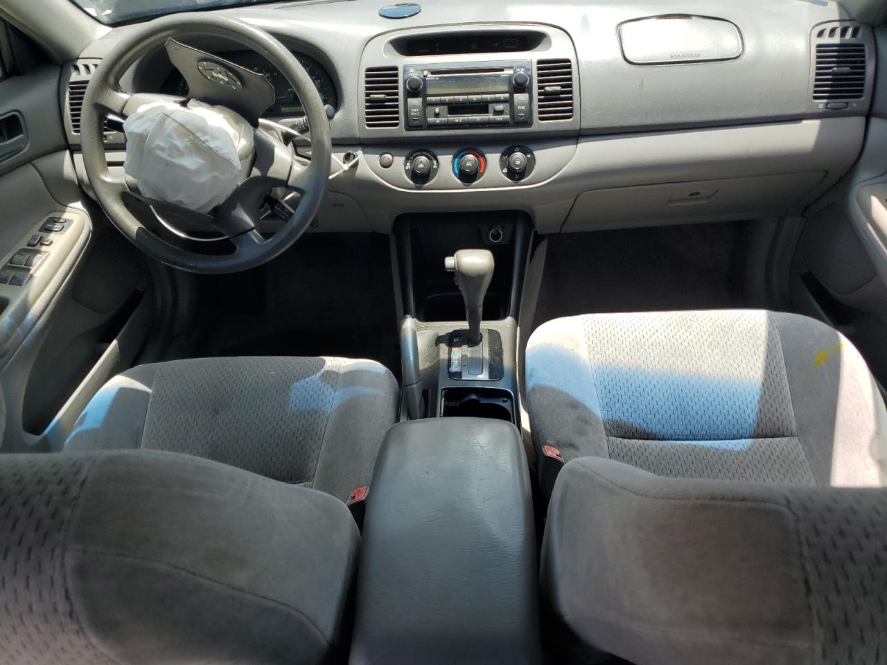 2004 Toyota Camry Le VIN: 4T1BE32KX4U281762 Lot: 63036315