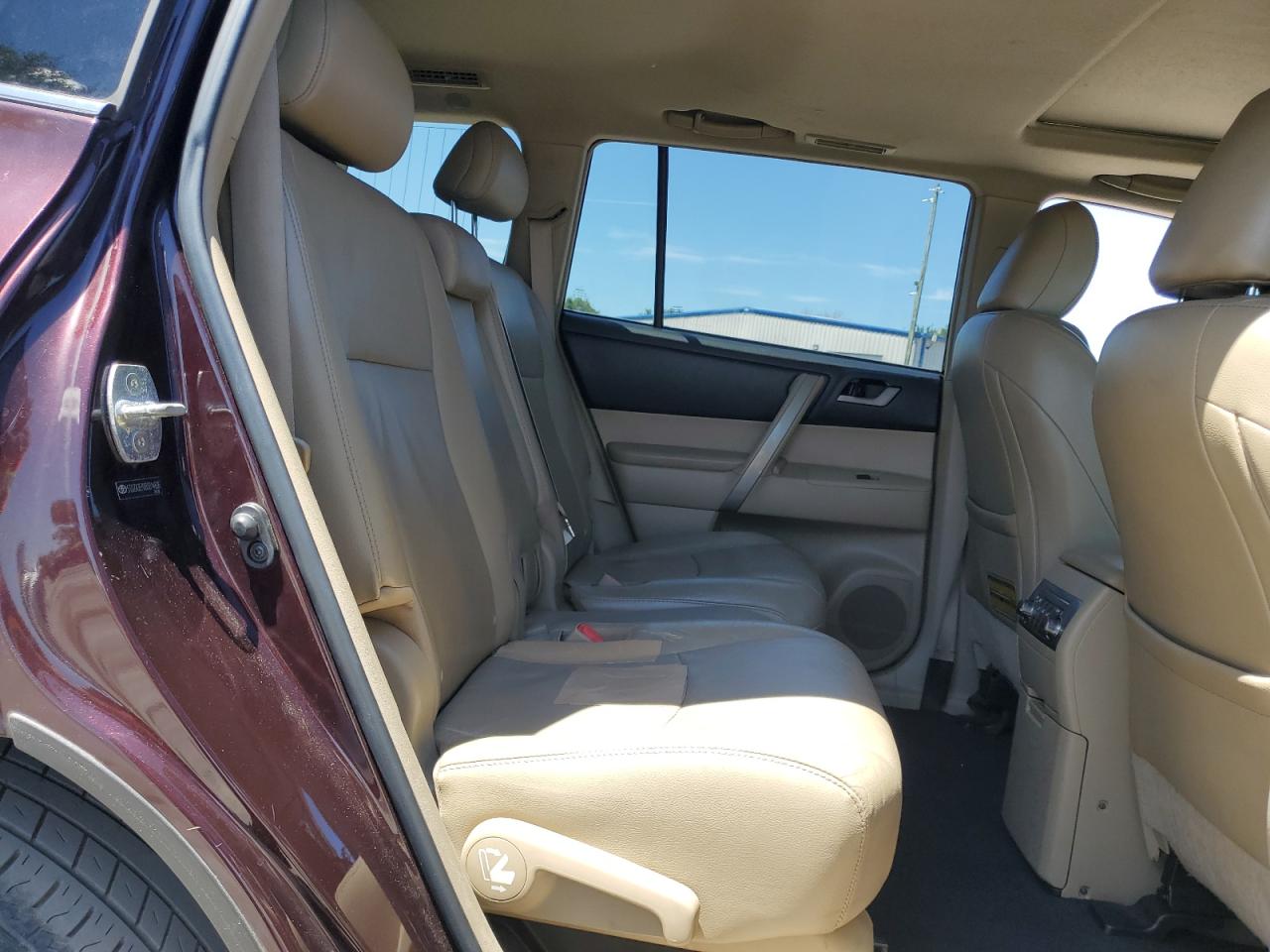 2011 Toyota Highlander Base VIN: 5TDZA3EHXBS014606 Lot: 61249135
