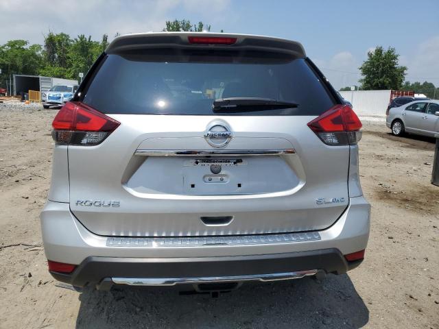  NISSAN ROGUE 2017 Srebrny