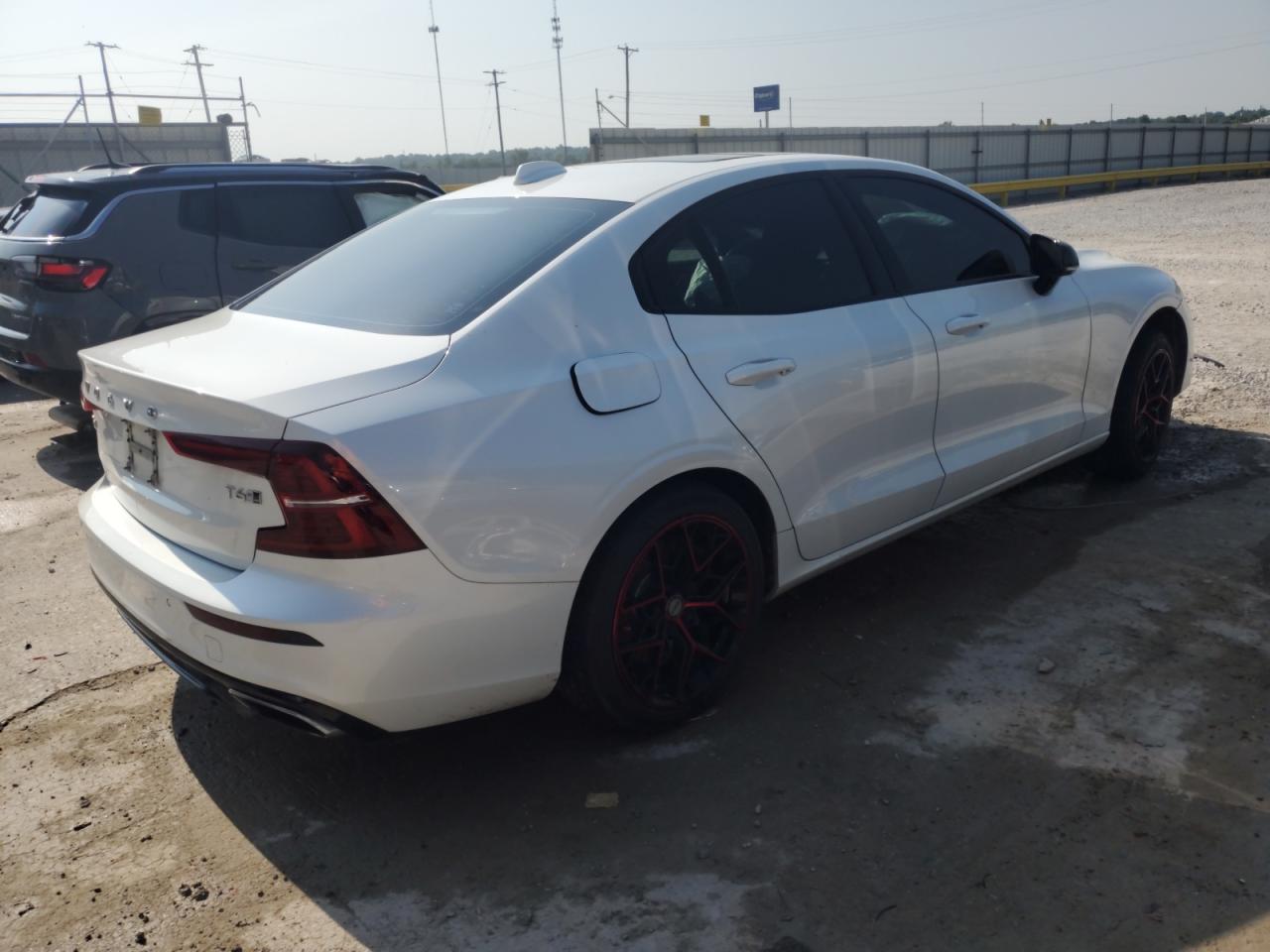 2019 Volvo S60 T6 R-Design VIN: 7JRA22TM0KG01542 Lot: 62022785