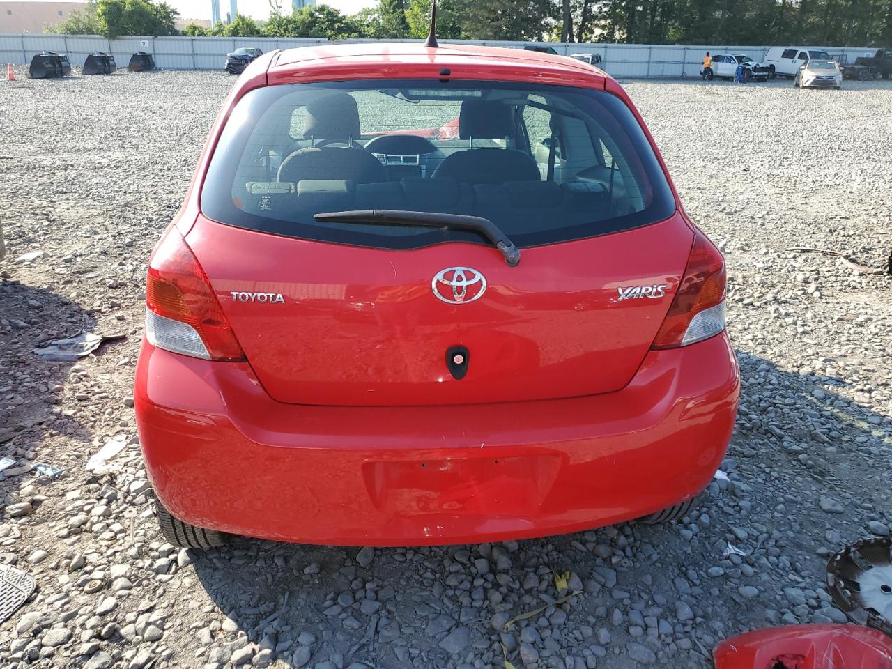 2010 Toyota Yaris VIN: JTDJT4K37A5282359 Lot: 62910095