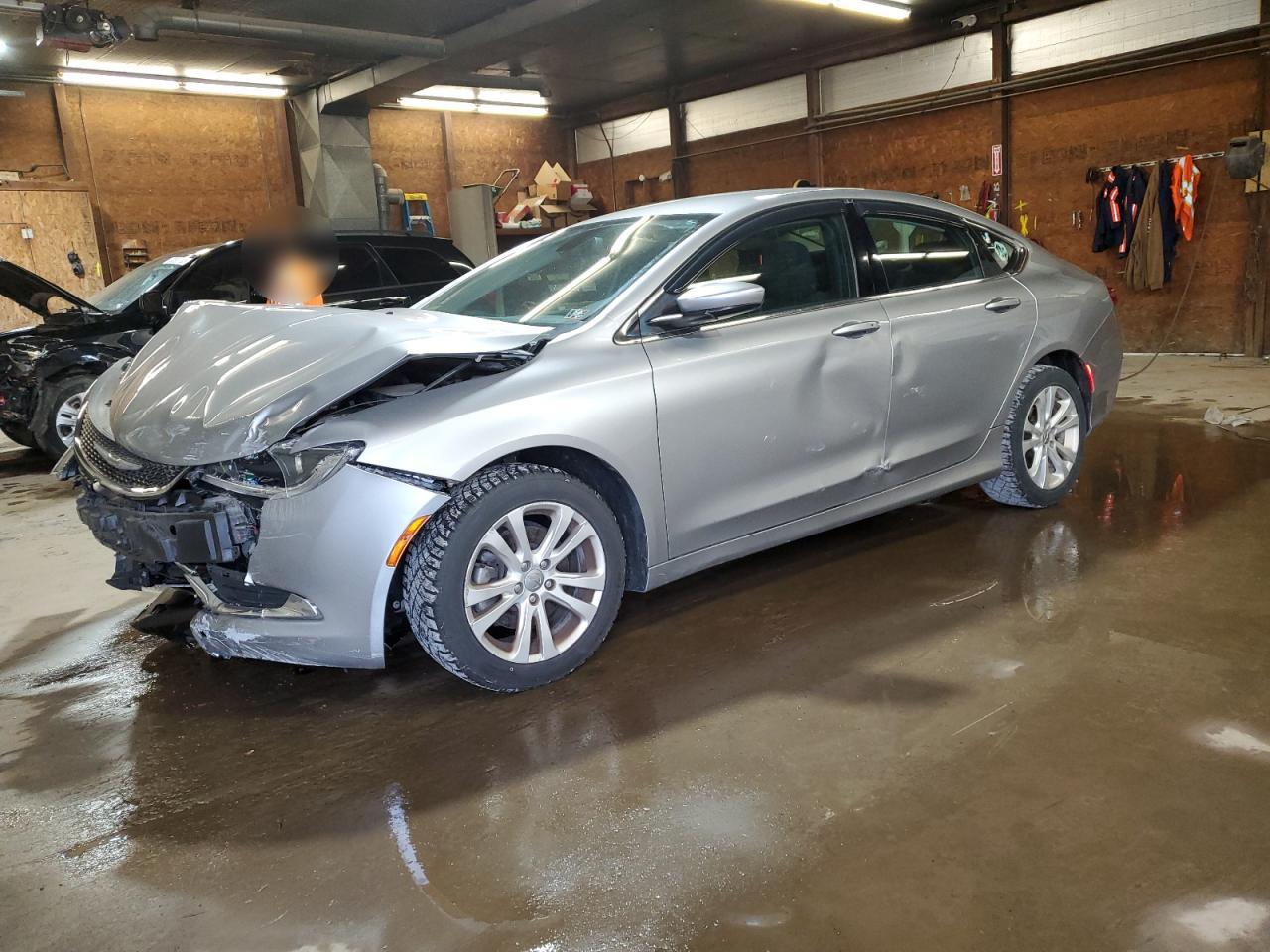 2015 Chrysler 200 Limited للبيع في Ebensburg، PA - Front End