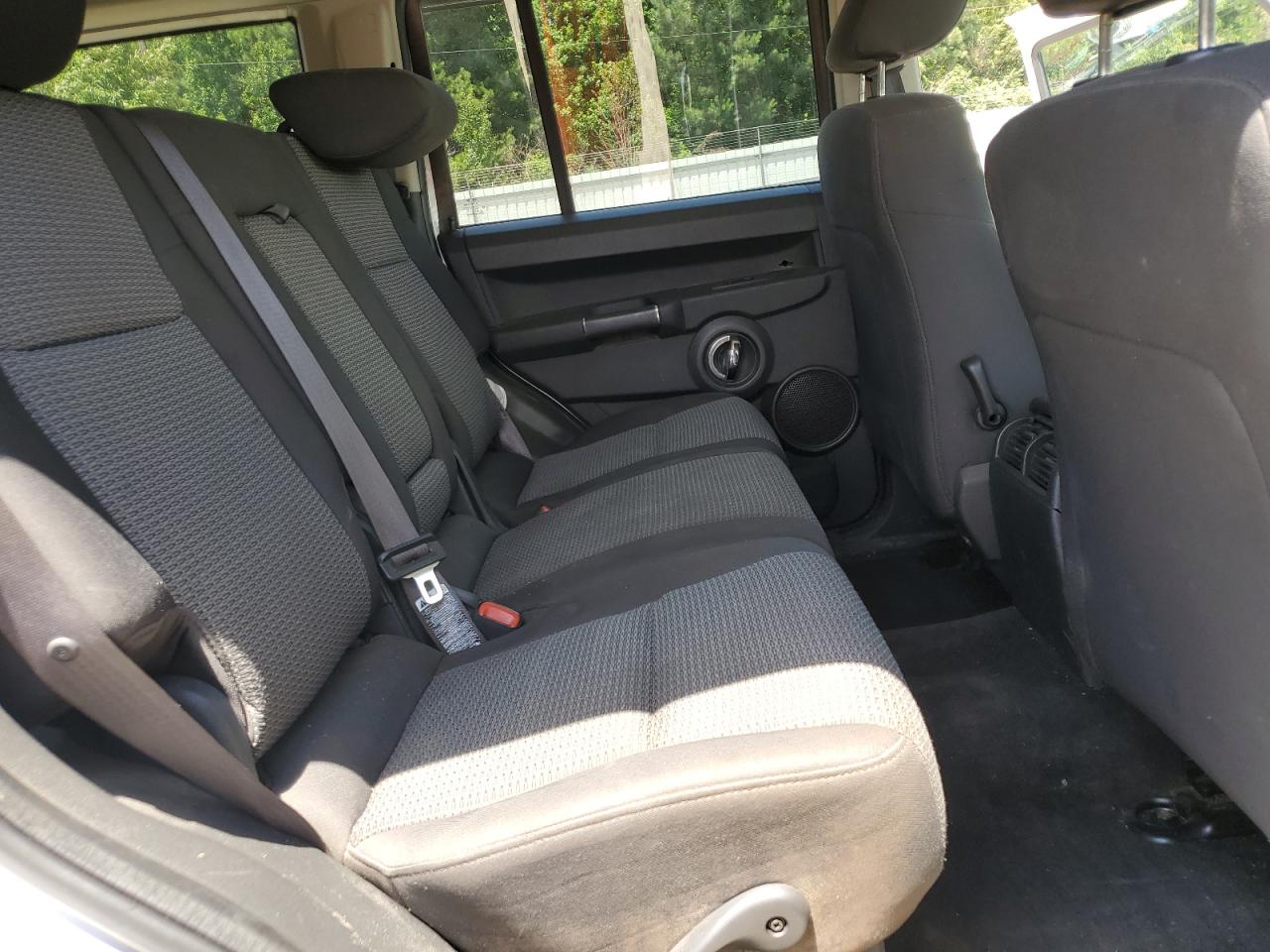 2010 Jeep Commander Sport VIN: 1J4RG4GK5AC121781 Lot: 59873605