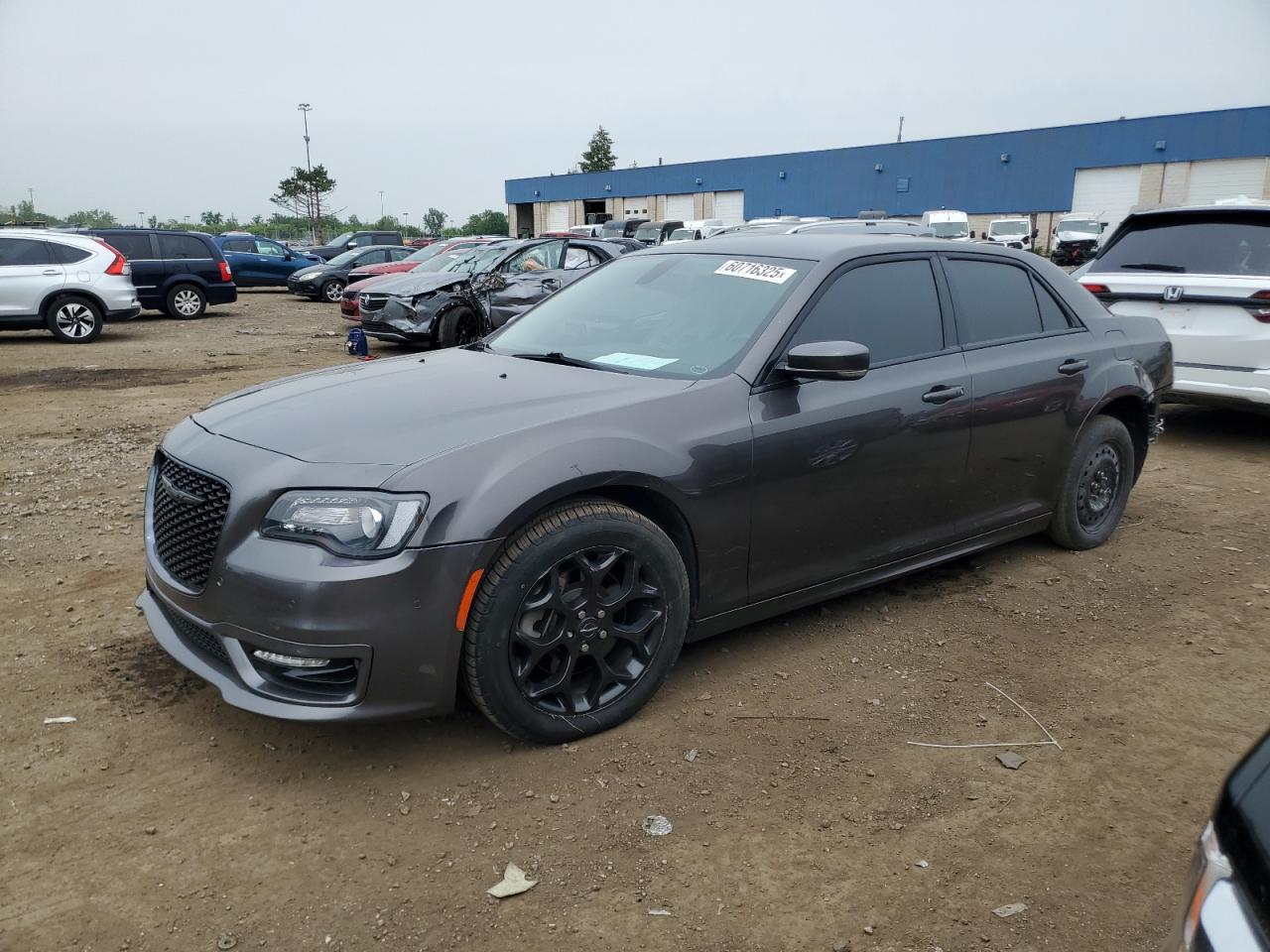 2021 Chrysler 300 Touring na sprzedaż w Woodhaven, MI - Rear End
