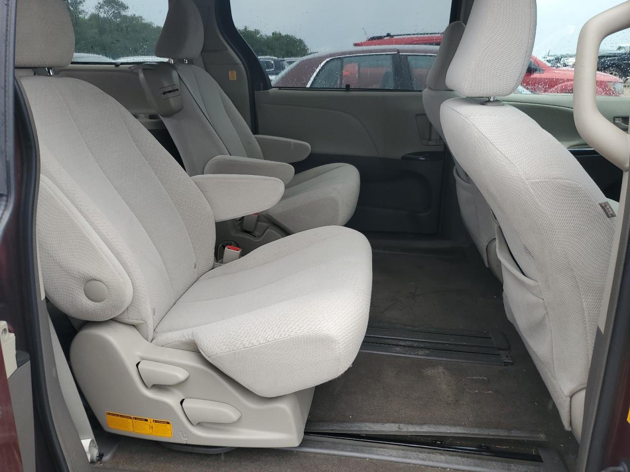 2012 Toyota Sienna Le VIN: 5TDKK3DC0CS250106 Lot: 62663145