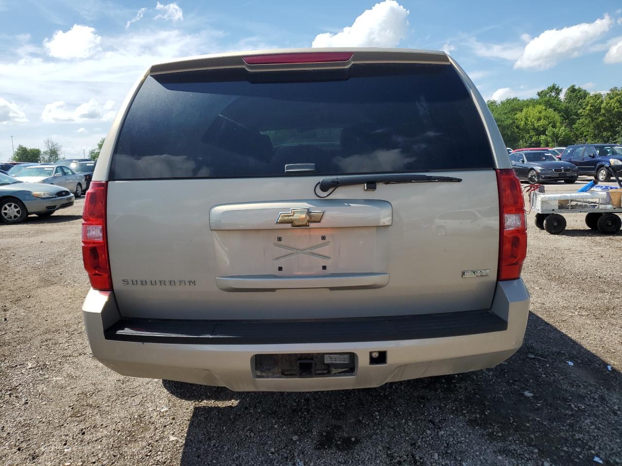2011 Chevrolet Suburban C1500 VIN: 1GNSC5E02BR229713 Lot: 61527225
