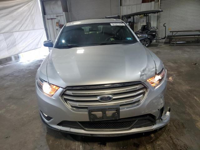  FORD TAURUS 2017 Srebrny