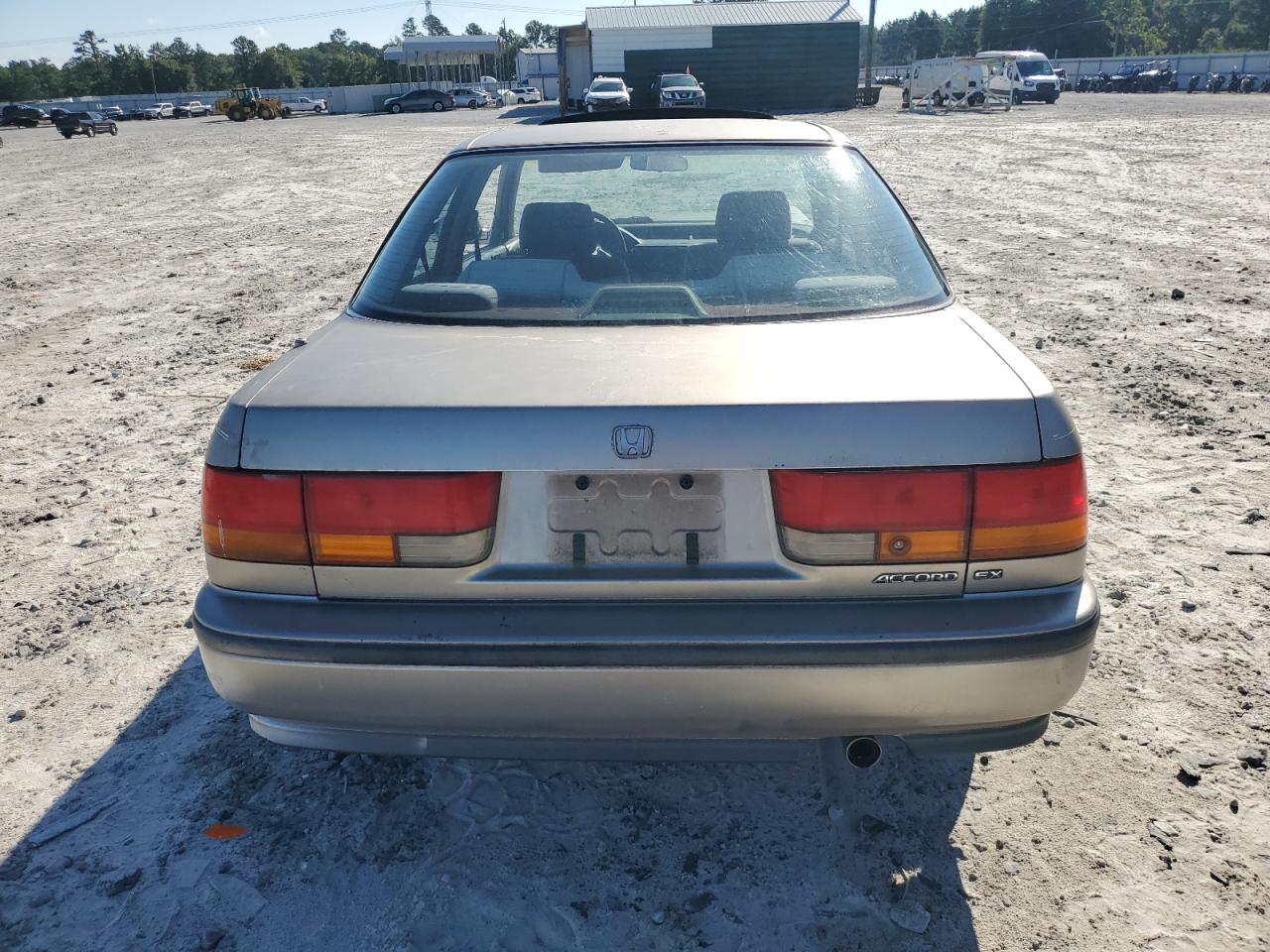 1992 Honda Accord Ex VIN: 1HGCB7274NA038456 Lot: 61042175