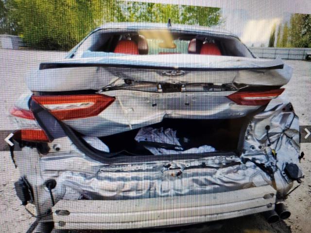  TOYOTA CAMRY 2019 Srebrny
