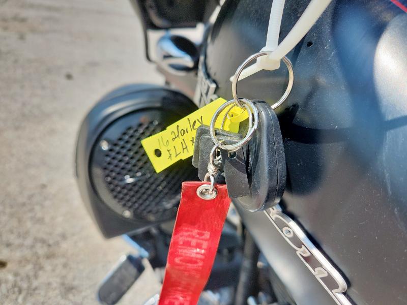  HARLEY-DAVIDSON FL 2016 Чорний