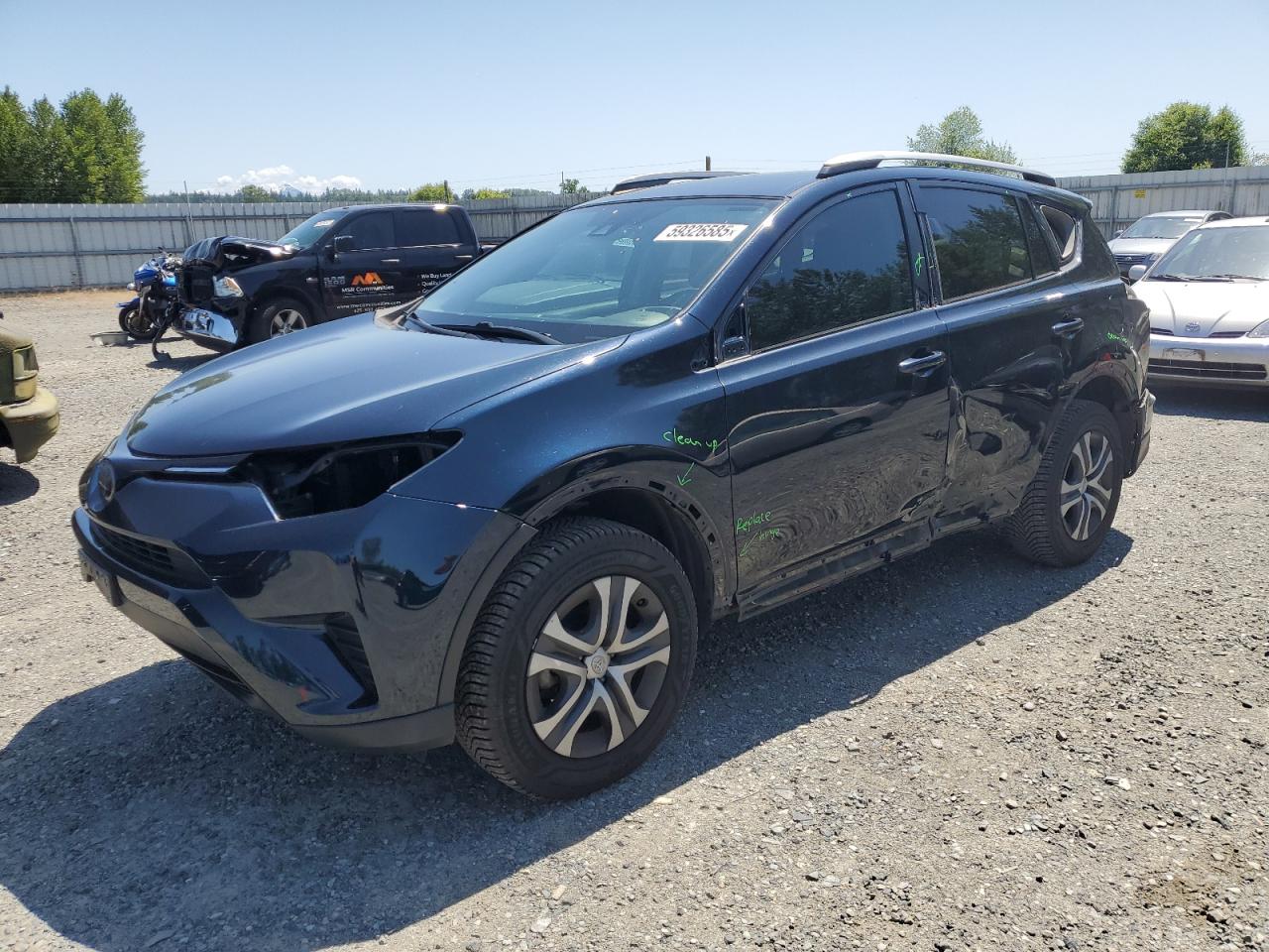 2018 Toyota Rav4 Le for Sale in Arlington, WA - Side