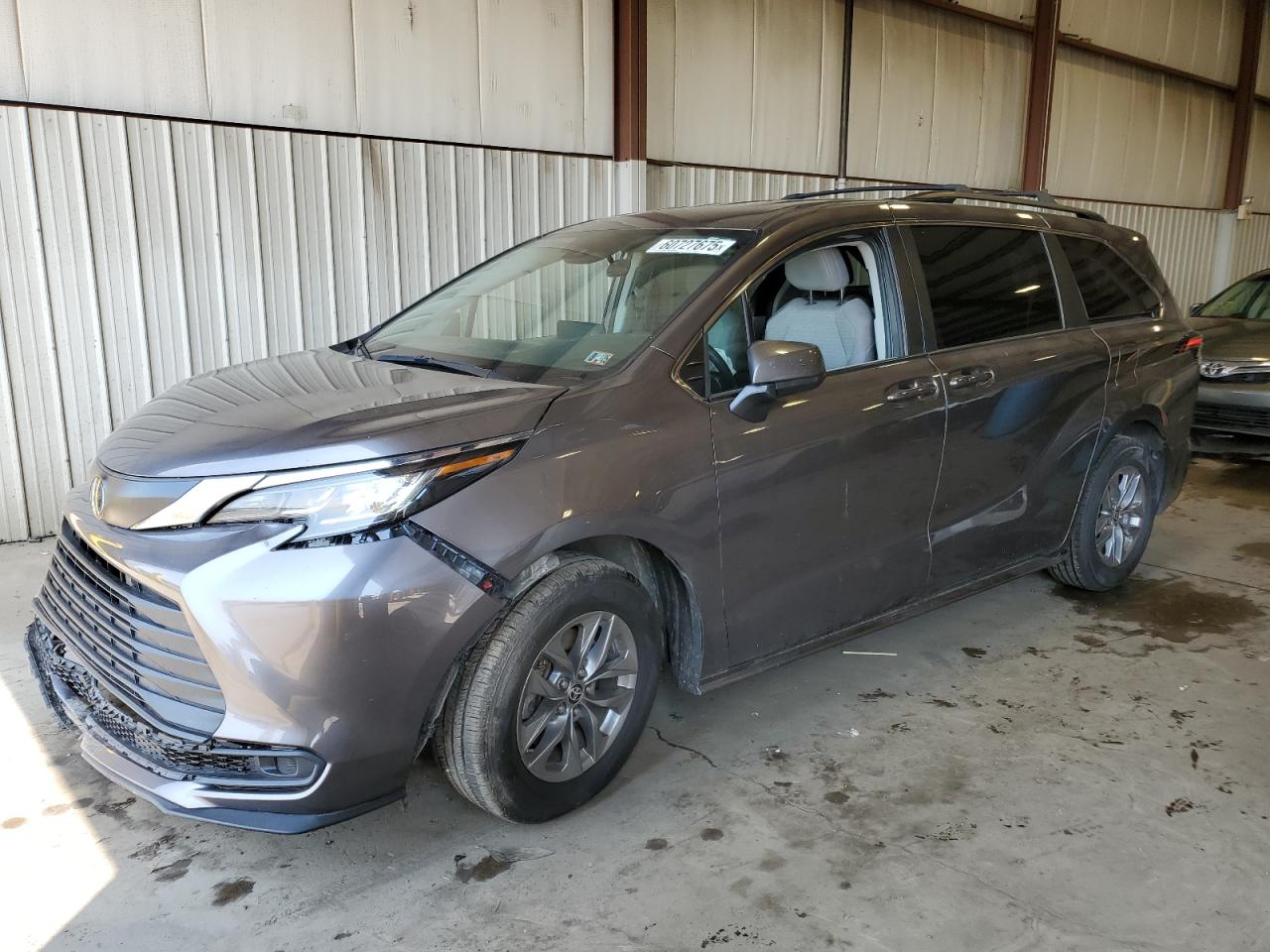2023 Toyota Sienna Le for Sale in Pennsburg, PA - Front End