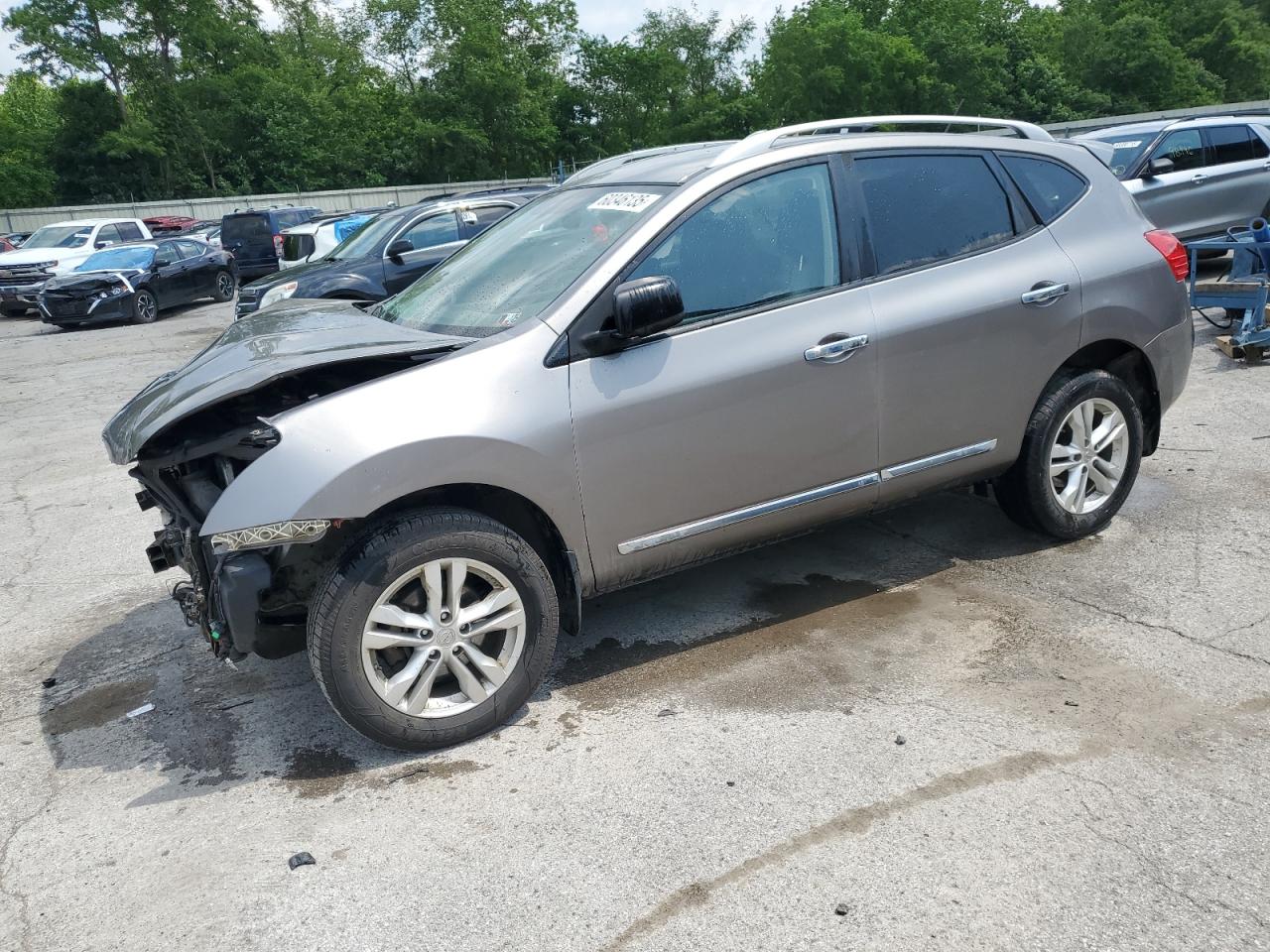 2015 Nissan Rogue Select S zu verkaufen in Ellwood City, PA - Front End