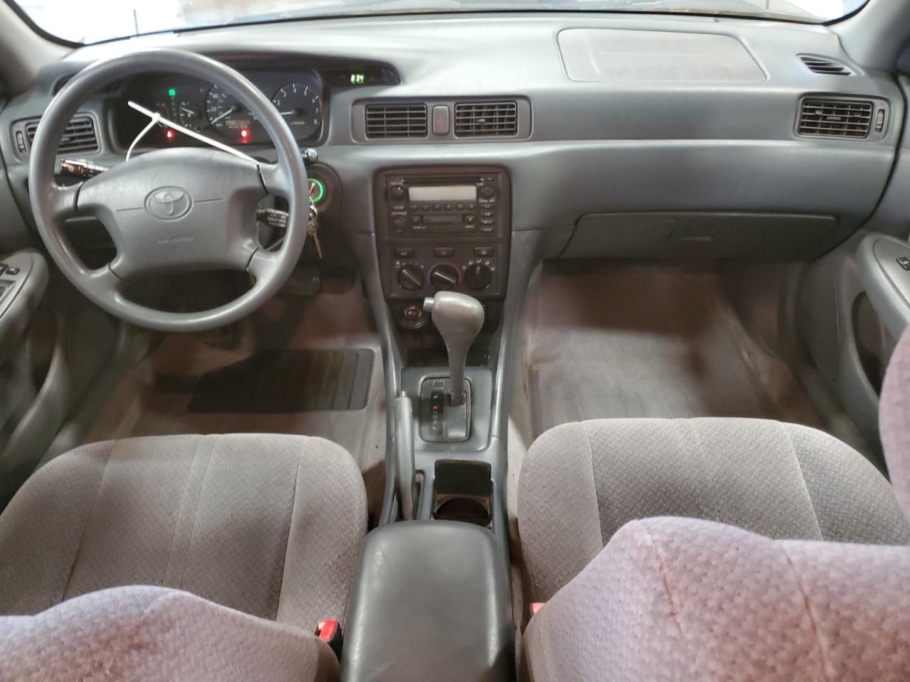 2000 Toyota Camry Ce VIN: 4T1BG22K3YU010052 Lot: 62152885