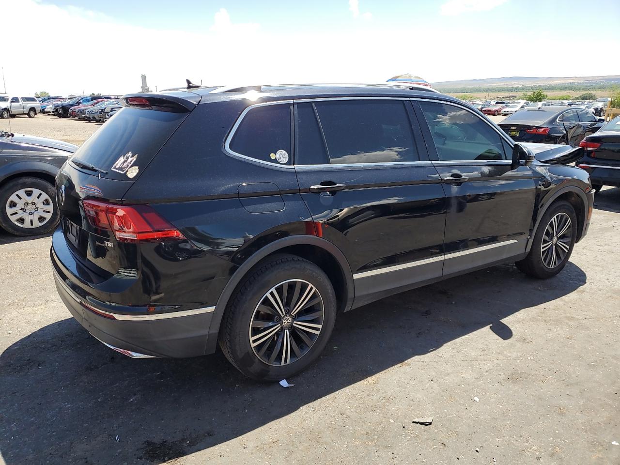 VOLKSWAGEN TIGUAN 2018 VIN 3VV3B7AX3JM005057 photo 3