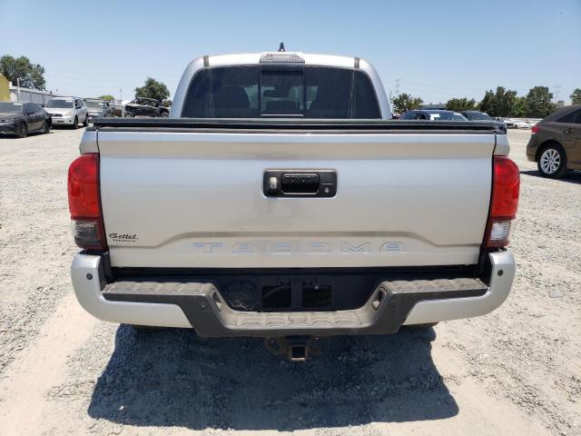  TOYOTA TACOMA 2022 Srebrny