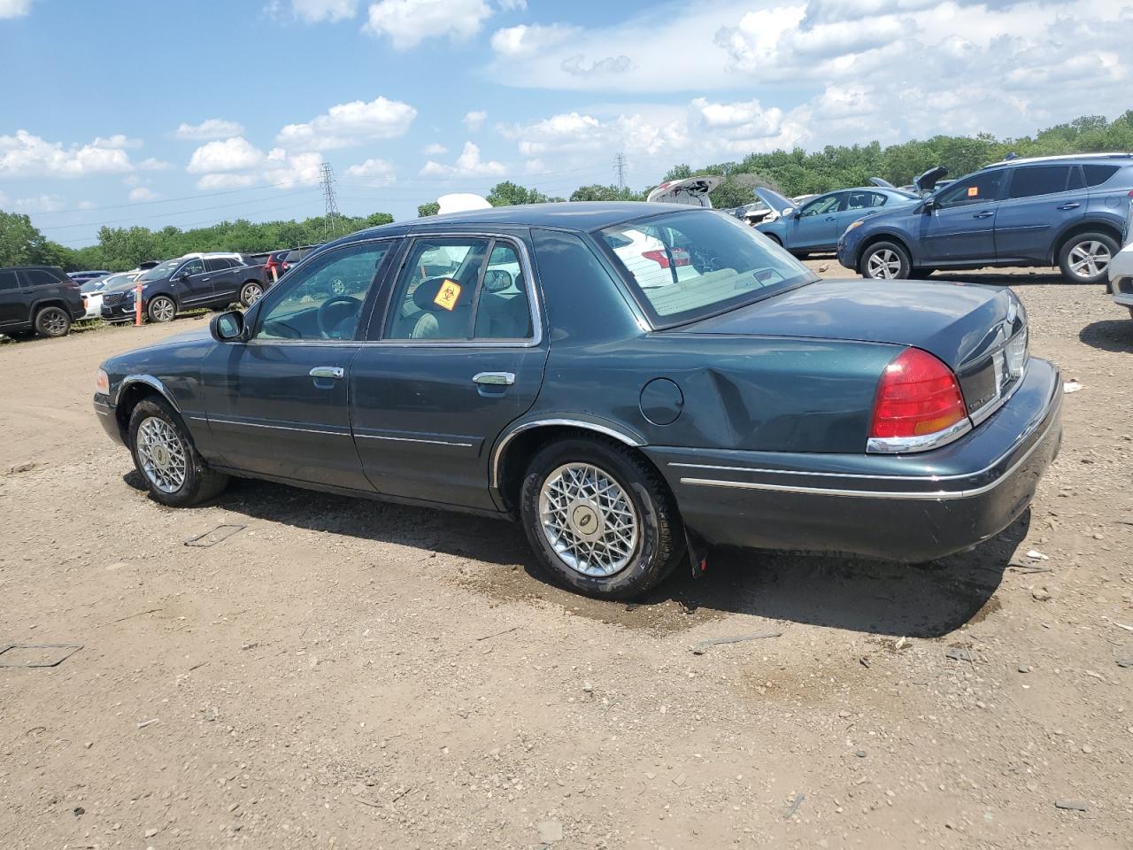 FORD CROWN VIC 1998 VIN 2FAFP73W5WX175634 zdjęcie 2
