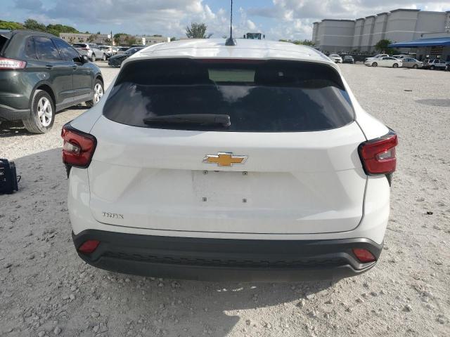  CHEVROLET TRAX 2024 Biały