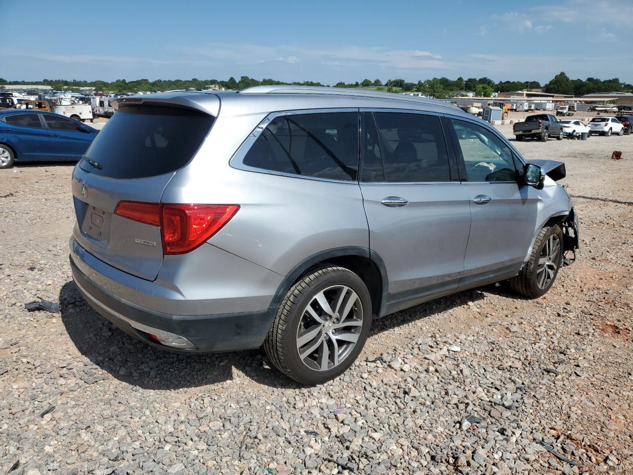 HONDA PILOT 2017 VIN 5FNYF5H93HB043441 фото 3