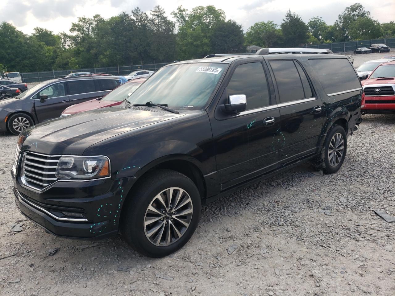 2017 Lincoln Navigator L Select for Sale in Madisonville, TN - Side