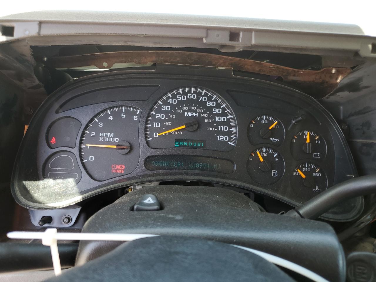 2005 GMC Yukon Xl C1500 VIN: 1GKEC16Z55J138762 Lot: 59141285