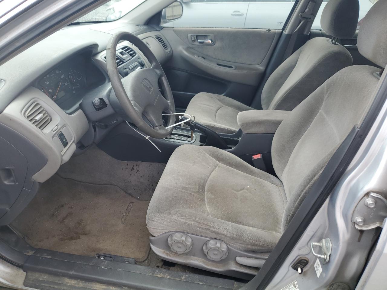 2001 Honda Accord Lx VIN: 1HGCG56461A011517 Lot: 60910445