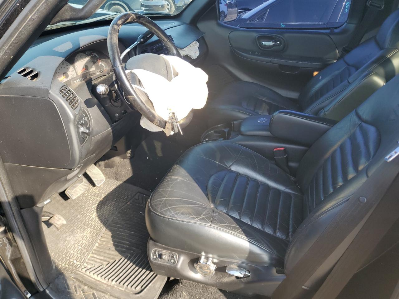 2000 Ford F150 VIN: 2FTRX07L0YCA98549 Lot: 61469475