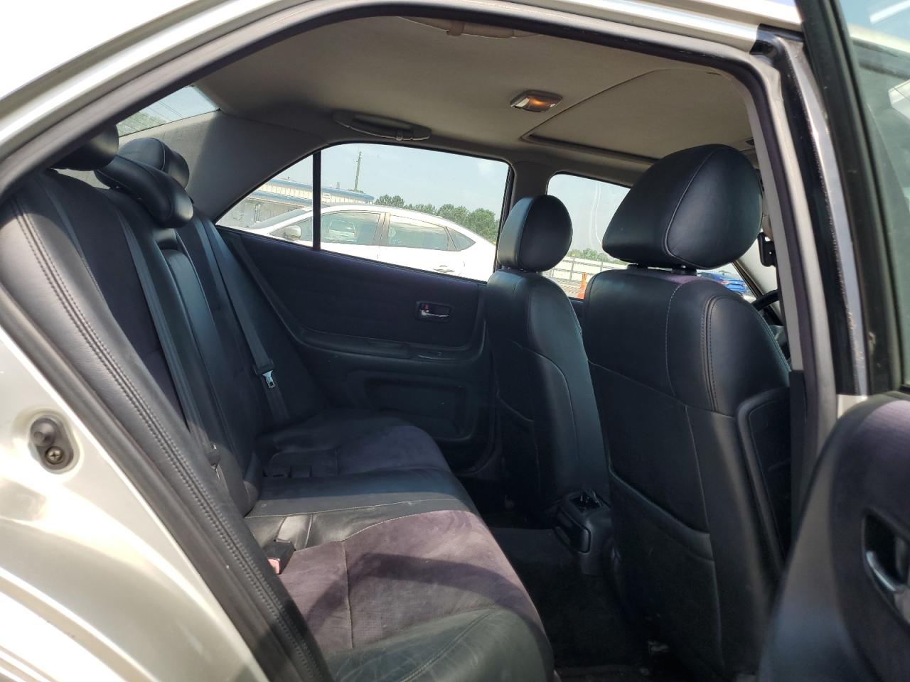 2001 Lexus Is 300 VIN: JTHBD182610018530 Lot: 62292295
