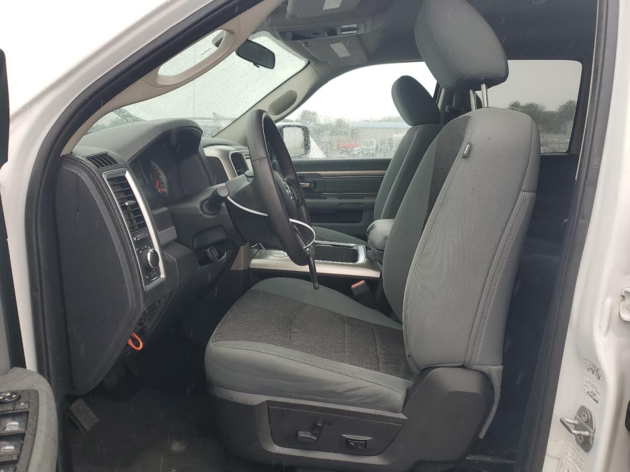 1C6RR6GG9HS682659 2017 Ram 1500 Slt