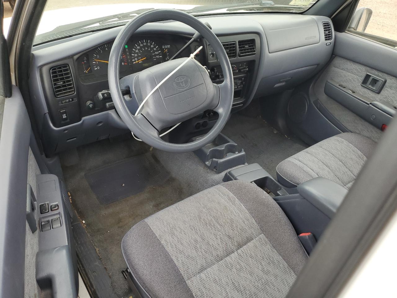 1999 Toyota Tacoma Xtracab VIN: 4TAVN52N4XZ408886 Lot: 62143205