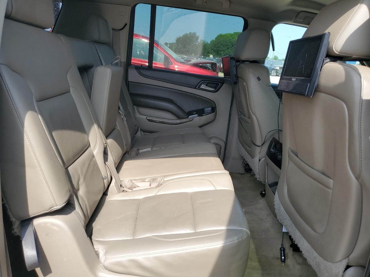 2015 Chevrolet Suburban C1500 Lt VIN: 1GNSCJKC3FR688357 Lot: 61995485