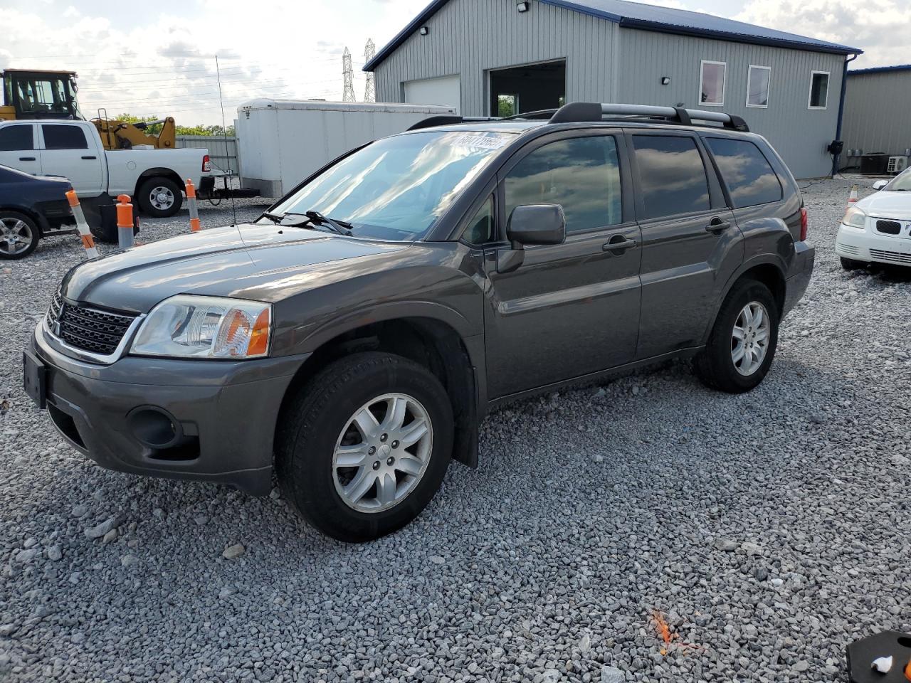 2011 Mitsubishi Endeavor Ls for Sale in Barberton, OH - Side