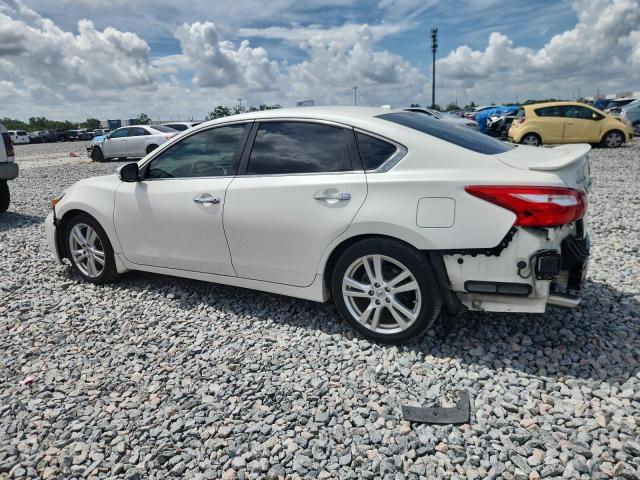  NISSAN ALTIMA 2017 Biały