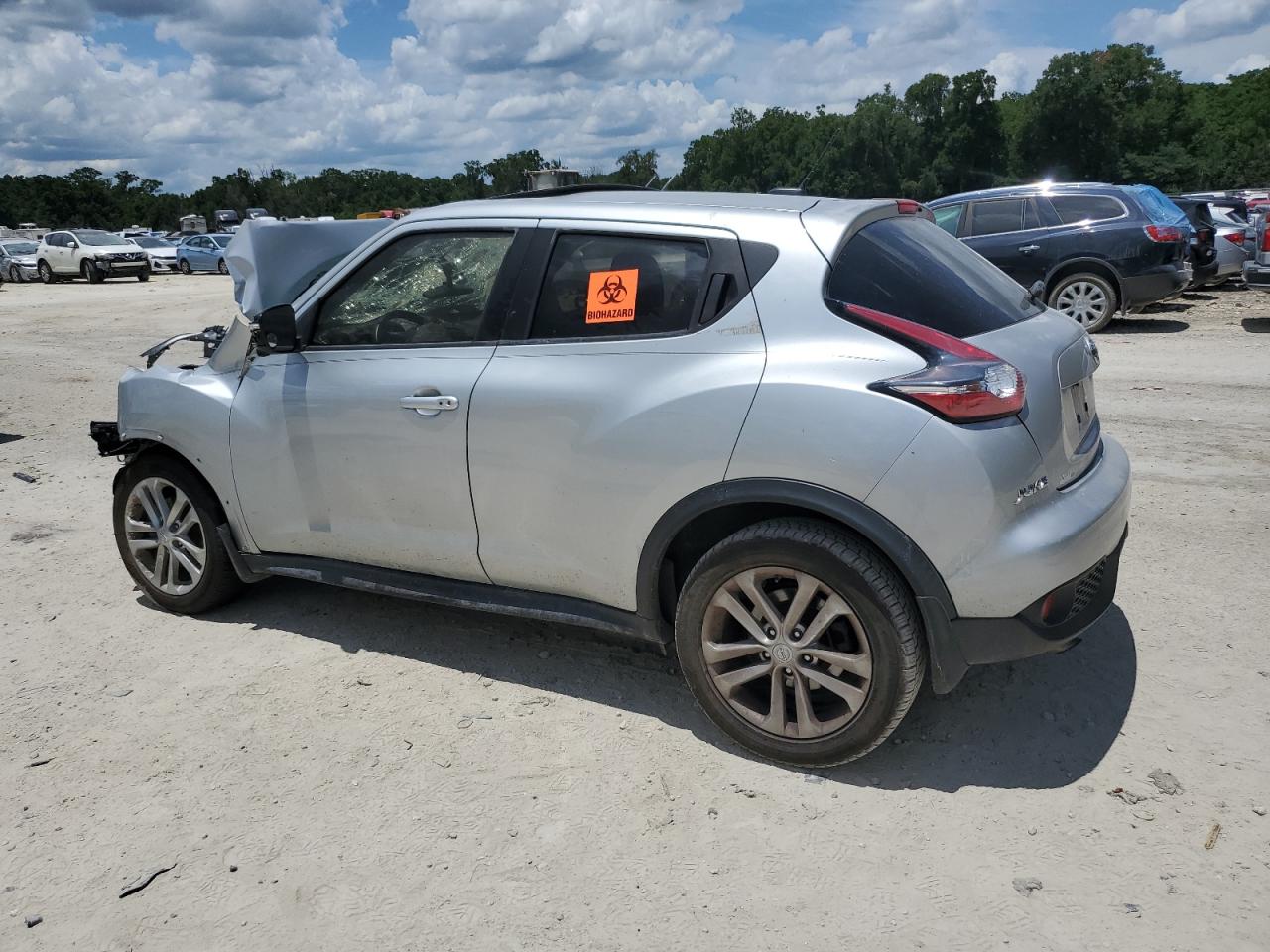 NISSAN JUKE 2015 VIN JN8AF5MR1FT505209 photo 2