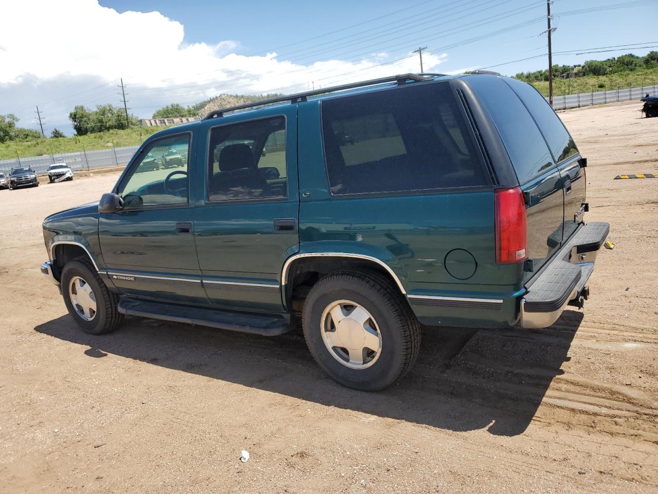 CHEVROLET TAHOE 1998 VIN 1GNEK13R2WR108986 фото 2