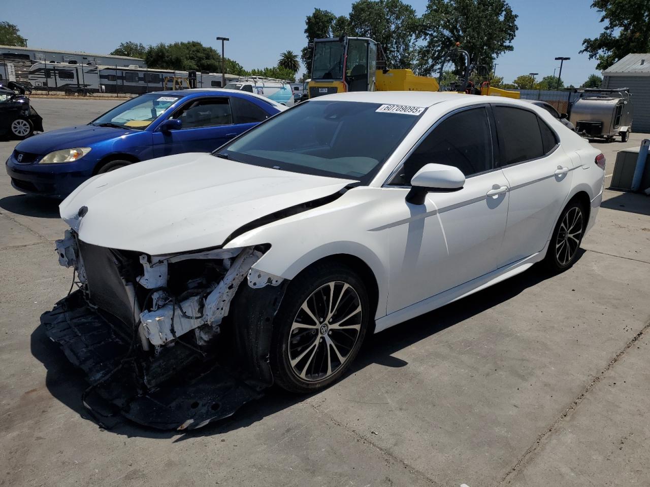 2019 Toyota Camry L продається в Sacramento, CA - Front End