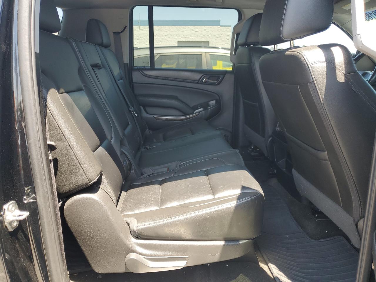 2018 Chevrolet Suburban C1500 Lt VIN: 1GNSCHKC2JR268767 Lot: 62789185