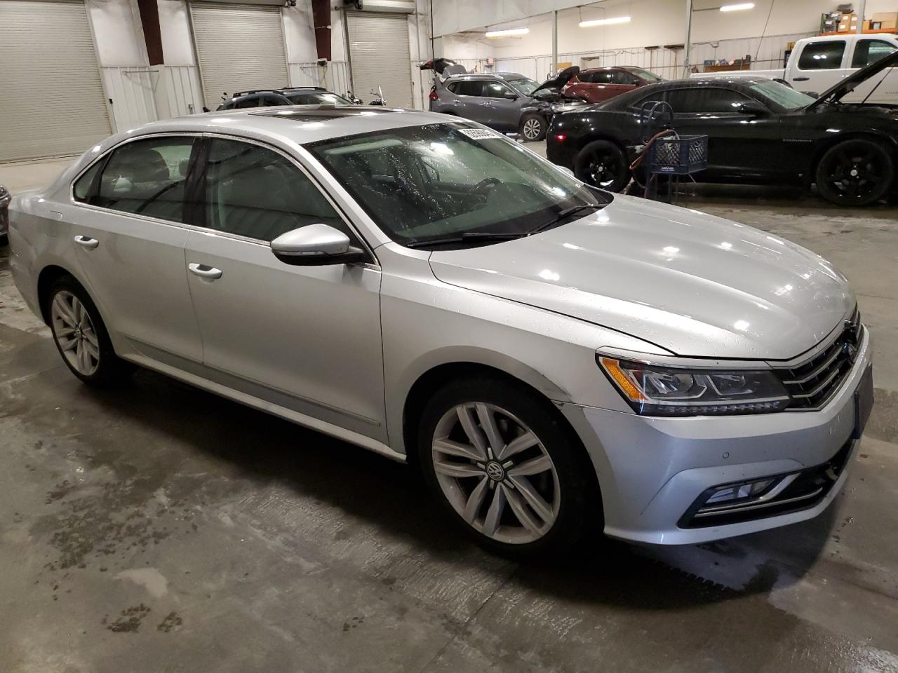 VOLKSWAGEN PASSAT 2017 VIN 1VWGT7A39HC039300 zdjęcie 4